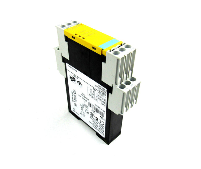 SIEMENS  3TK2824-1BB40 SAFETY  RELAY