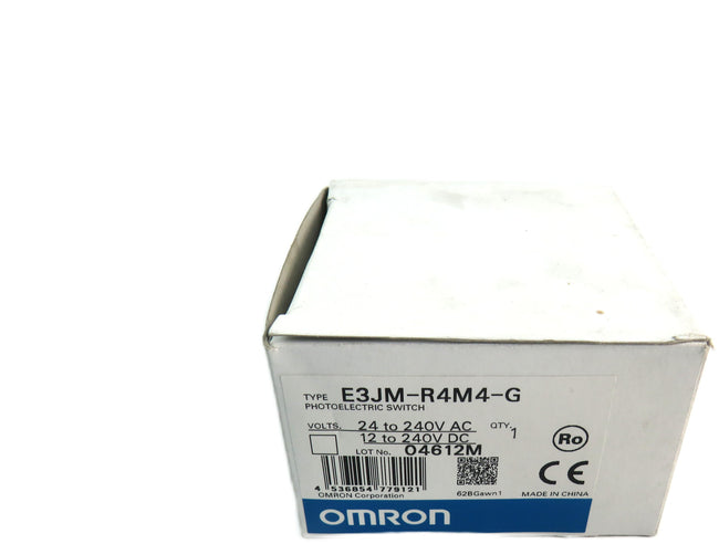 OMRON  E3JM-R4M4-G Photoelectric Switch    New