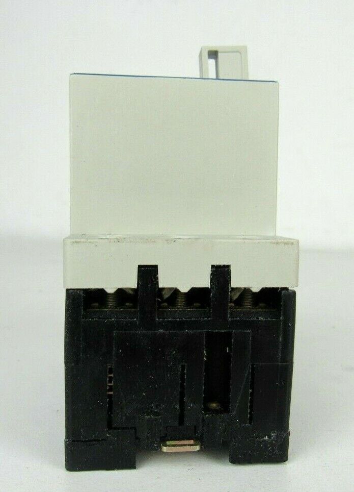 New In Box Telemecanique GV1-M08 Motor Protector 2.5A-4A 660V 50/60Hz